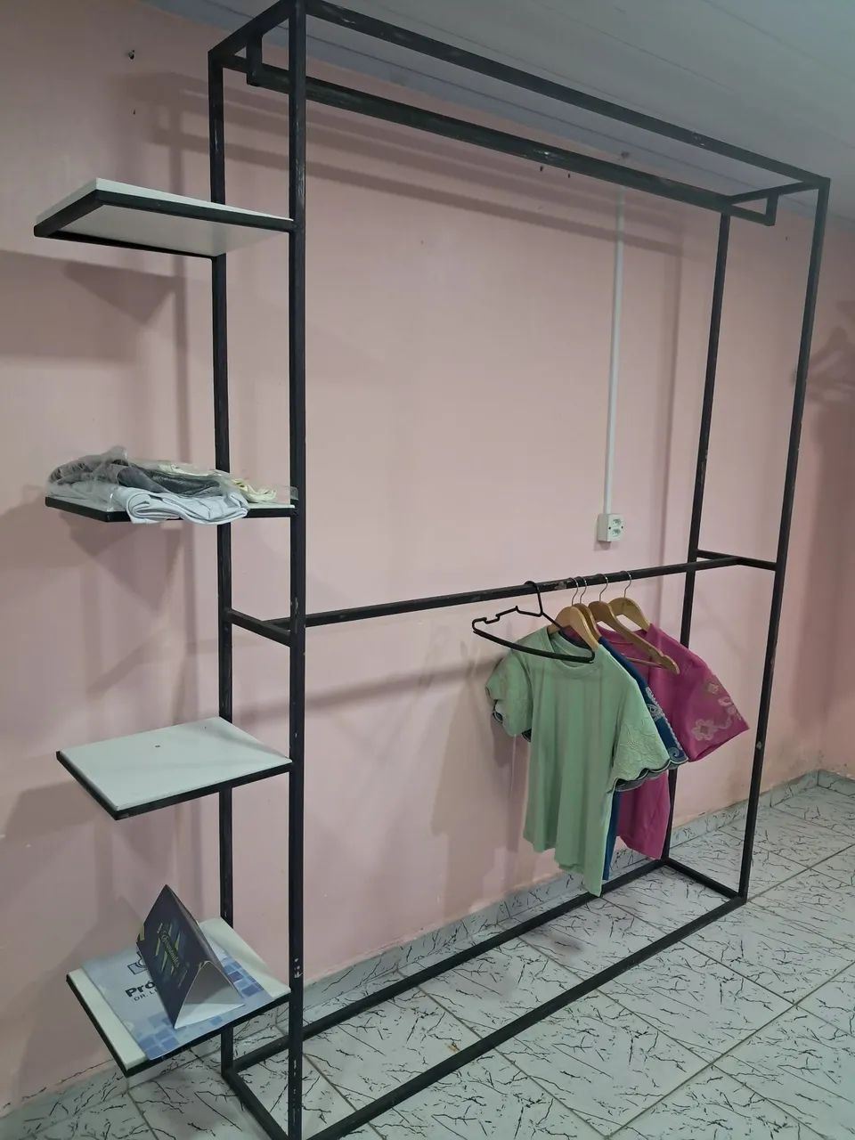 Arara para roupa em metalon - Foto 3