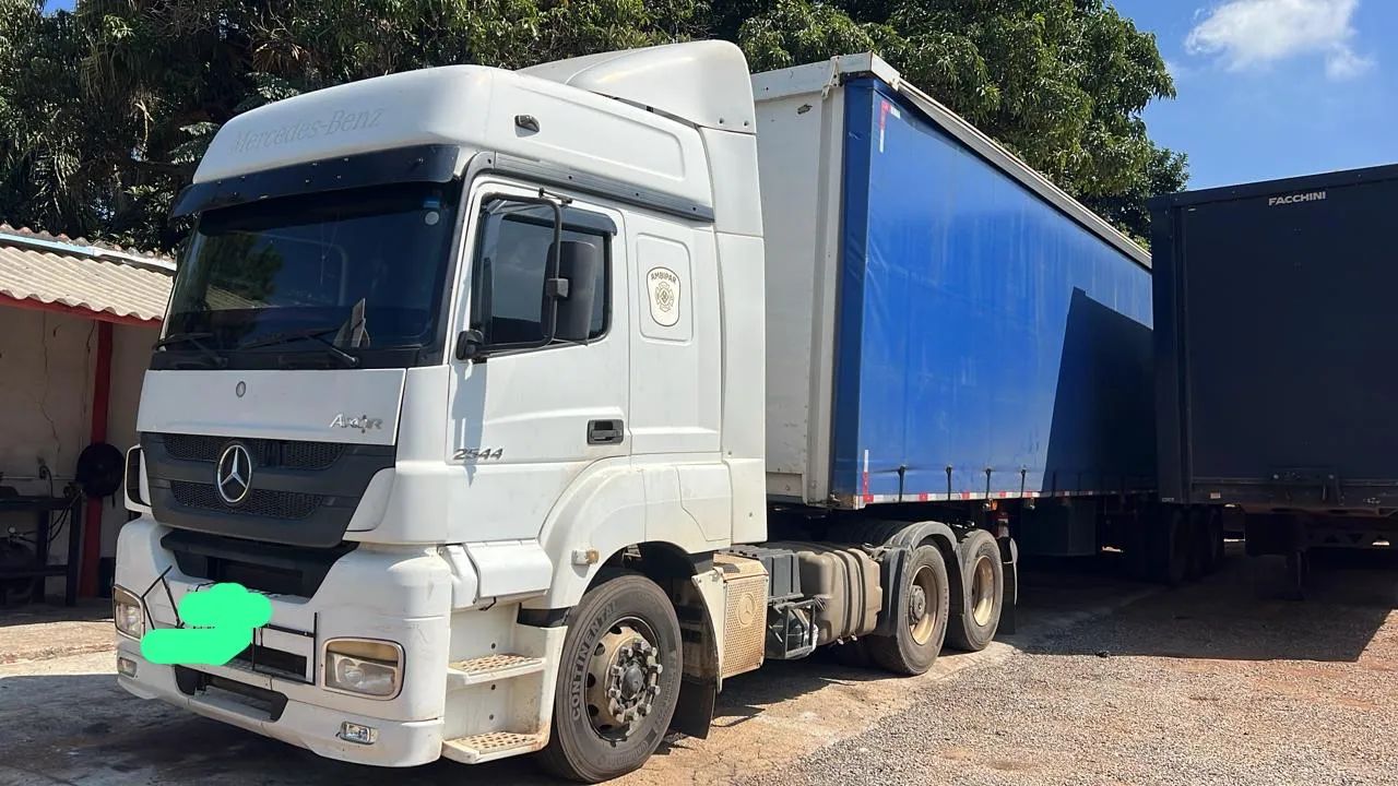 MERCEDES  Axor 2544 2013 automático