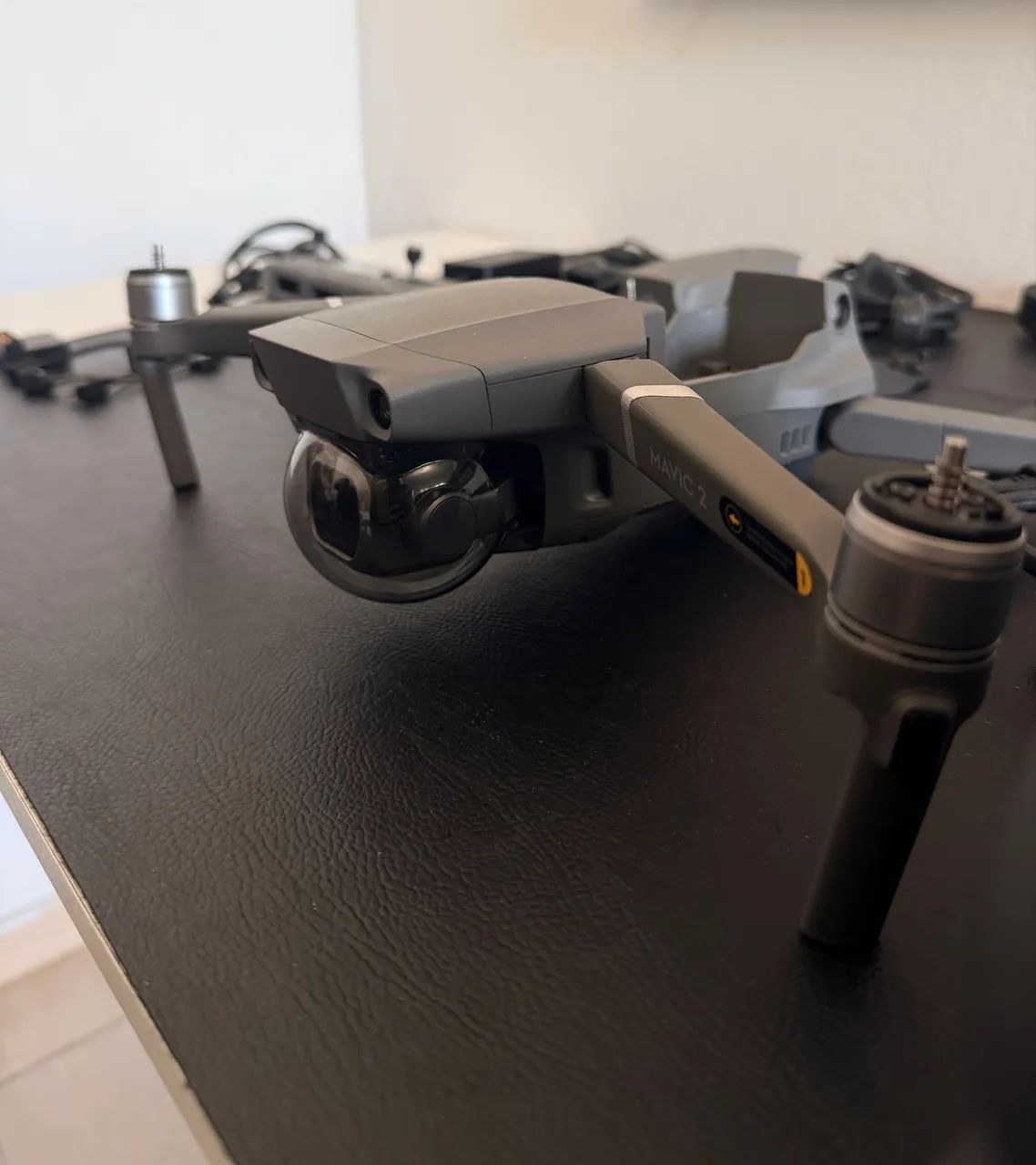 Drone Dji Mavic 2 Pro + Combo Com Câmera 4k Cinza 2 Baterias 