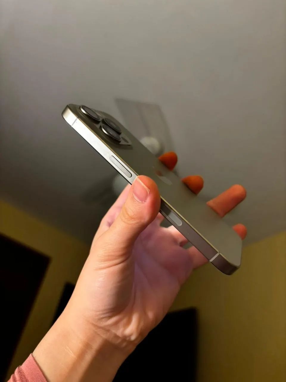 Iphone 15 Pro - 256GB - Foto 3