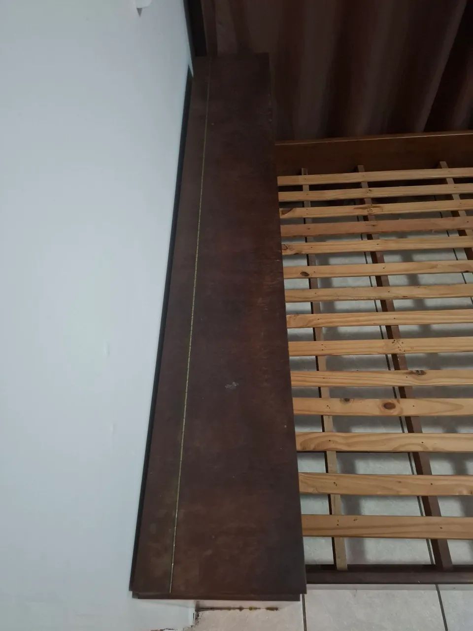 Cama de casal de imbuia com colchão de molas - Foto 4