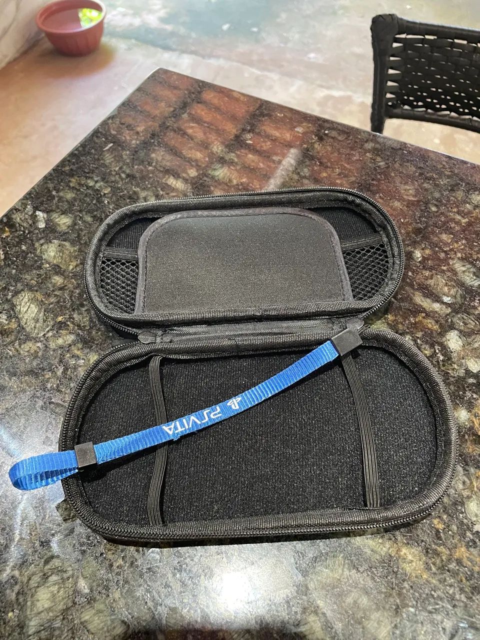 Kit PS Vita 1000/2000 - Hardcase + Capa Acrílica + Alça - Foto 2