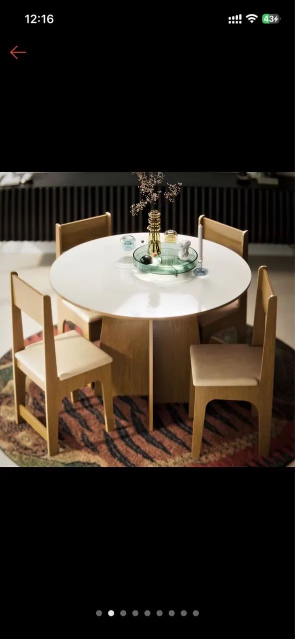 Mesa com 4 cadeiras 