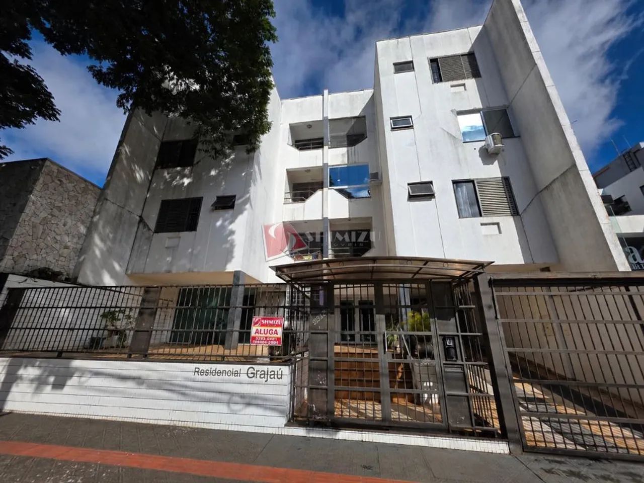 Apartamento de 107m² para Alugar na Zona 02 em Maringá | 3 Quartos em Frente ao Parque do 