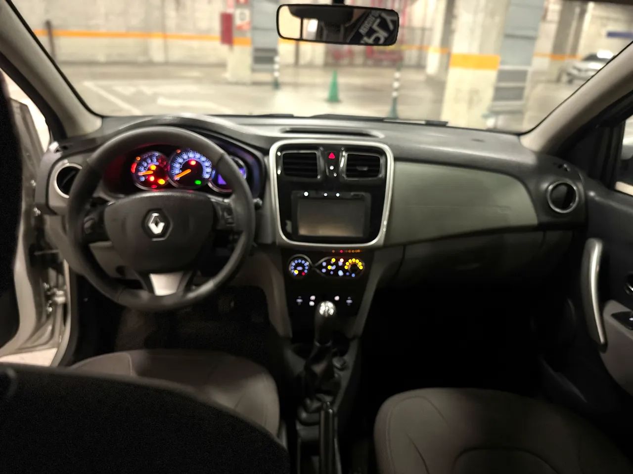 Renault Logan Dynamique Hi-flex 1.6 8V 4P 2017 - Foto 5