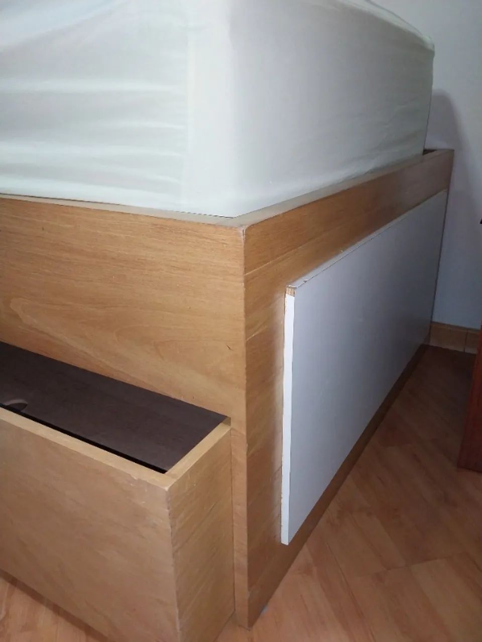 Cama luxo  solteiro de altíssima qualidade em marcenaria  - Foto 3
