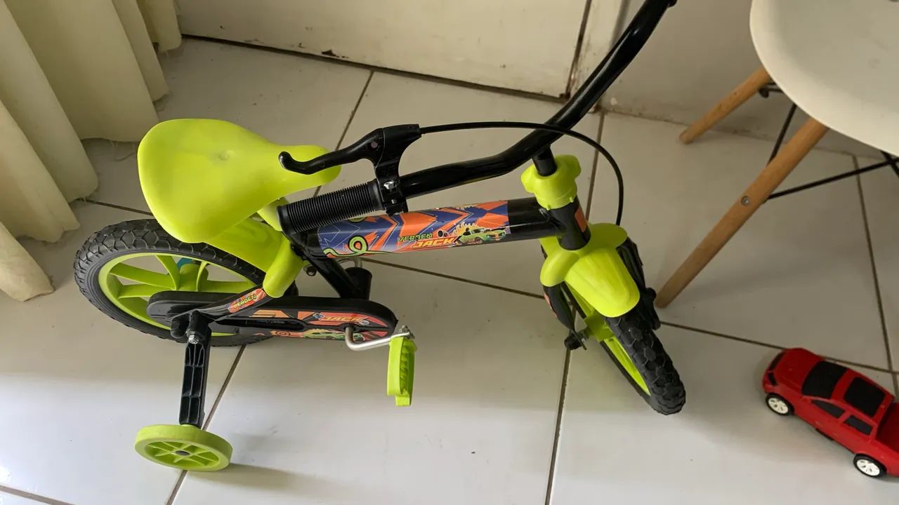 Bicicleta aro 12 semi nova