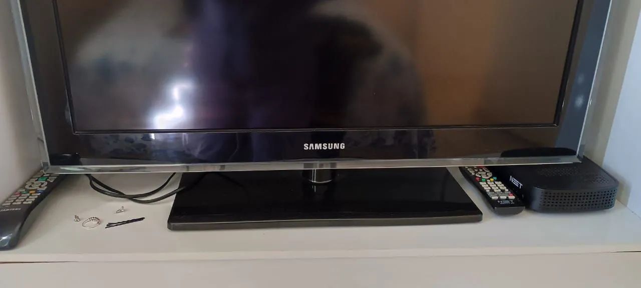 TV 32" Samsung (muito conservada)