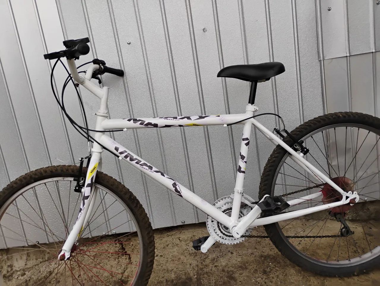 Uma bicicleta aro 26 reforma 
