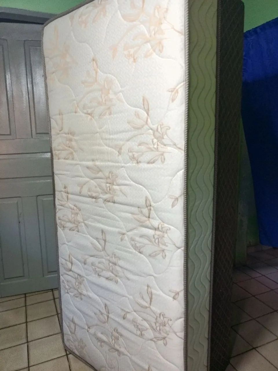 Cama box de solteiro e cama de madeira com colchão de solteiro  - Foto 2