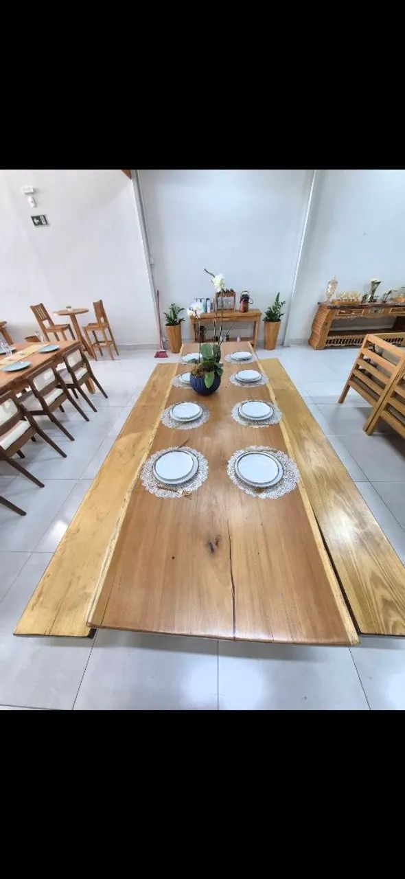 JOGO DE MESA RÚSTICA IMPONENTE COM ENTALHE ARTESANAL DE BOI - Foto 3