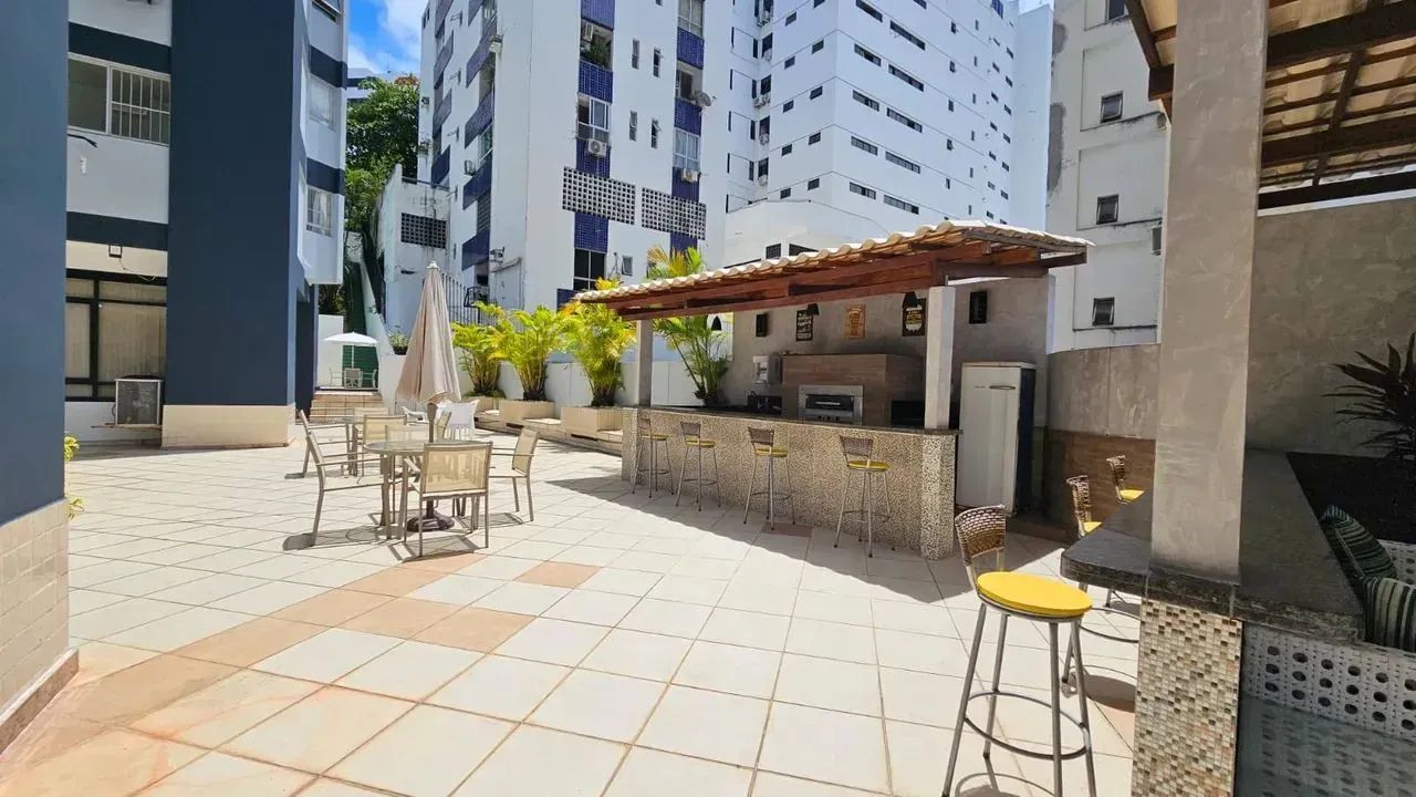 Vendo apartamento com três quartos na melhor localização do Caminho  das Árvores. - Foto 5
