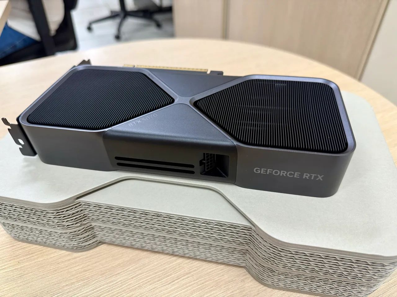 GeForce RTX 5070 - Founders Edition - Placas de Vídeo - Centro