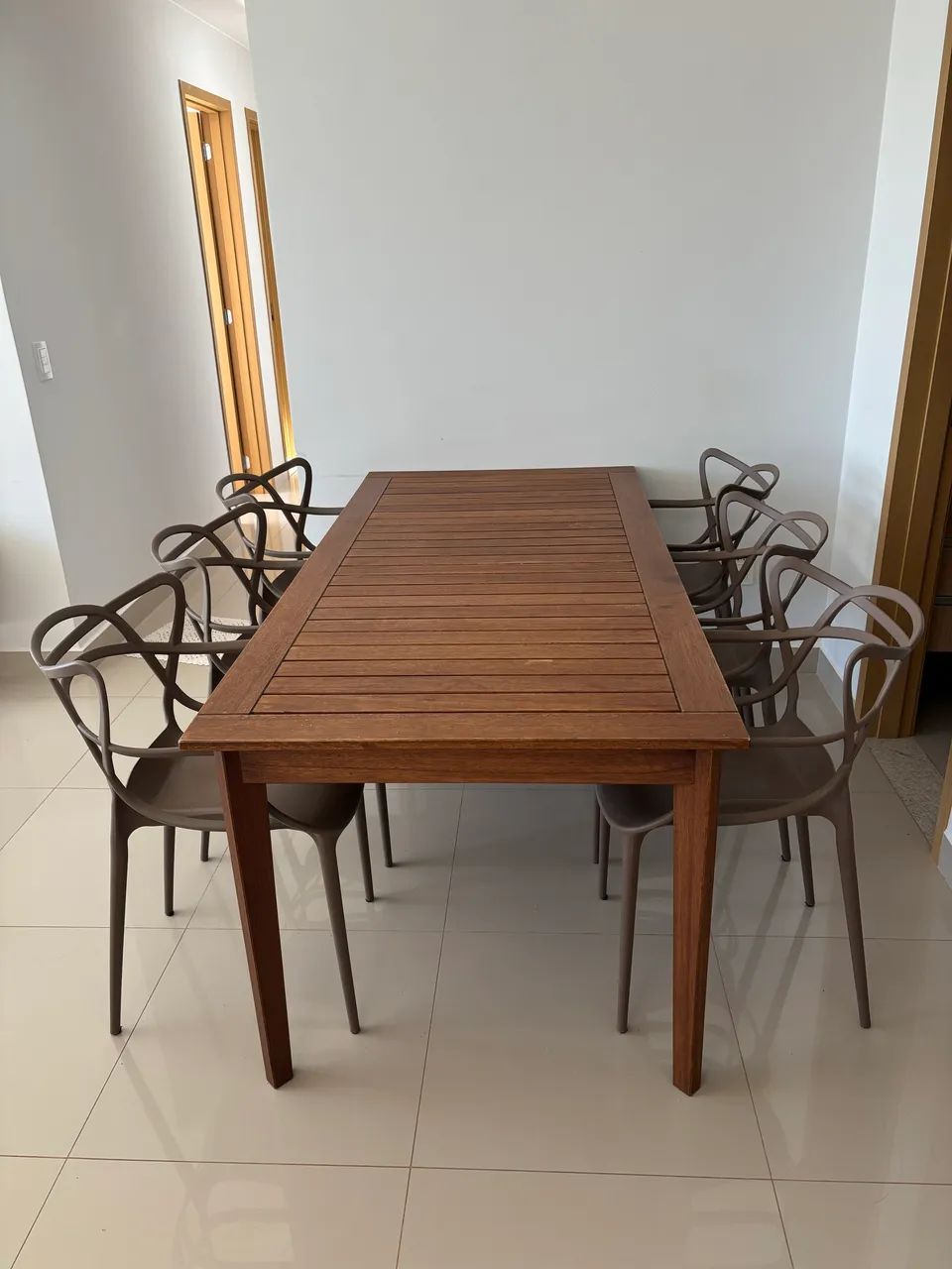 MESA DE MADEIRA 8 LUGARES - Foto 3