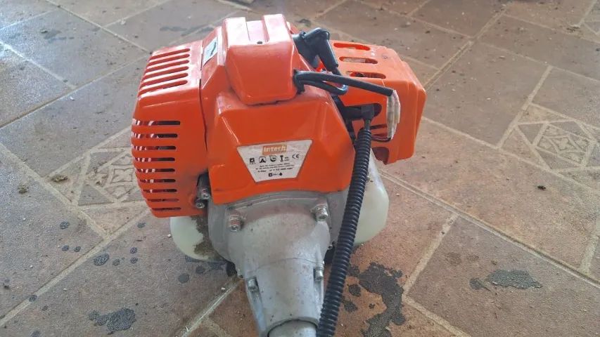vendo uma Roçadeira Intec Machini semi-nova - Foto 3