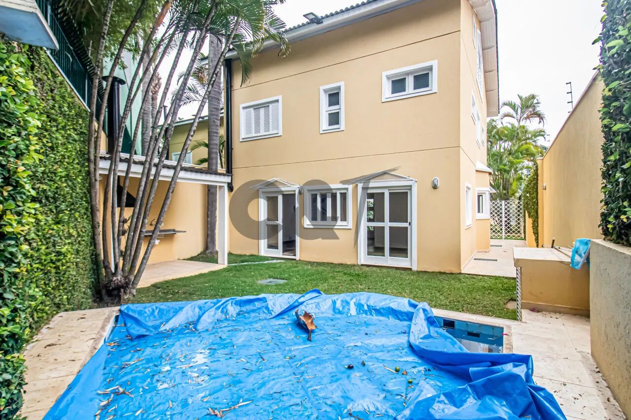 Casa de Condomínio - 4 Dormitórios (2 Suítes) para Alugar no Jardim Cordeiro, São Paulo -