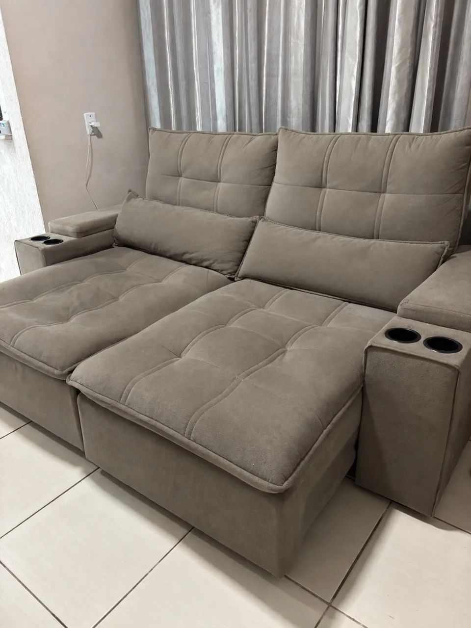 VENDO SOFÁ RETRÁTIL COM CHAISE