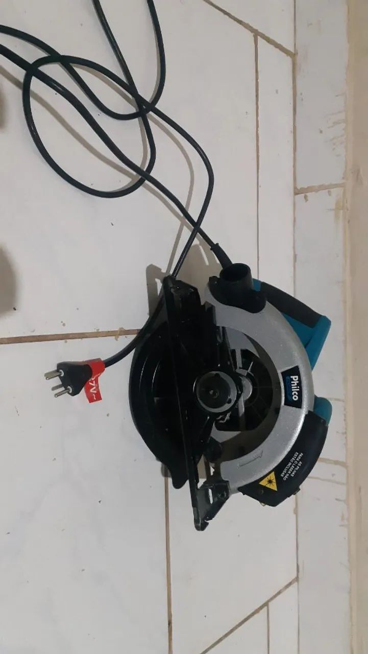 Serra Circular Philco Force (modelo PSC01 de 1500W) 