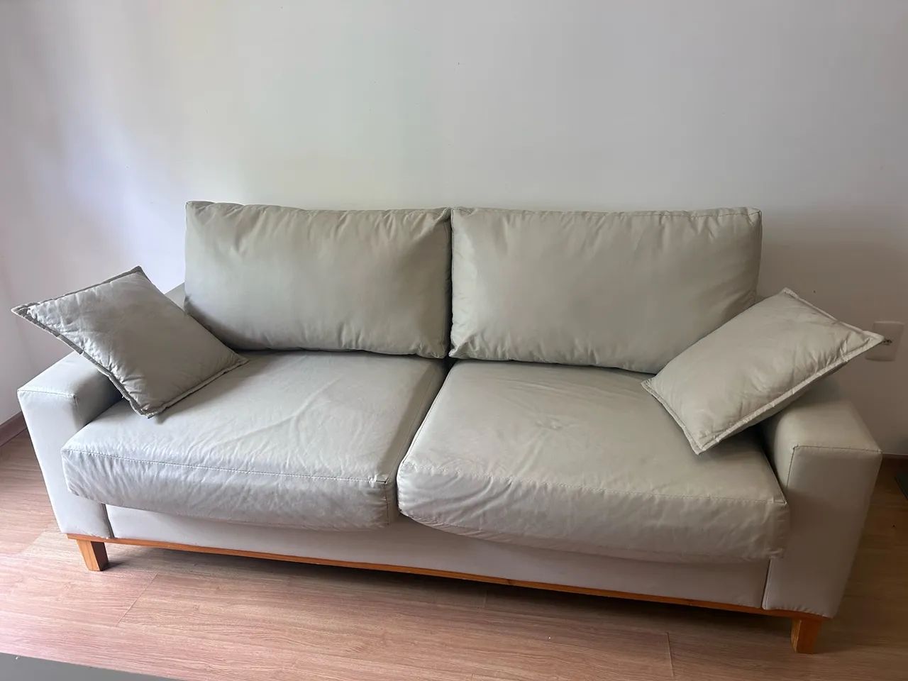 Sofá 3 lugares de material sintético - Foto 2