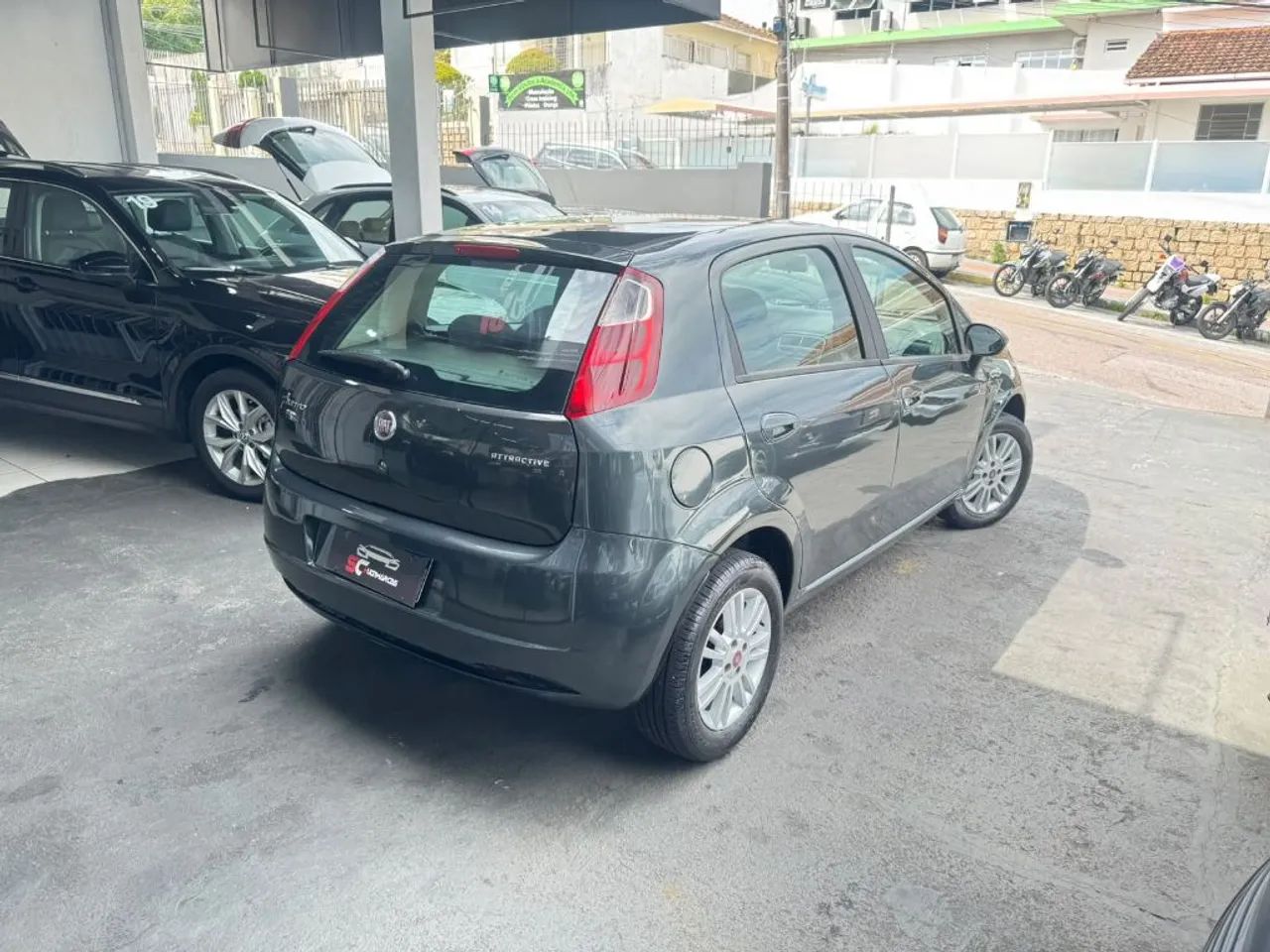Fiat Punto Attractive 1.4 Fire Flex 8V 5P 2011 - Foto 4