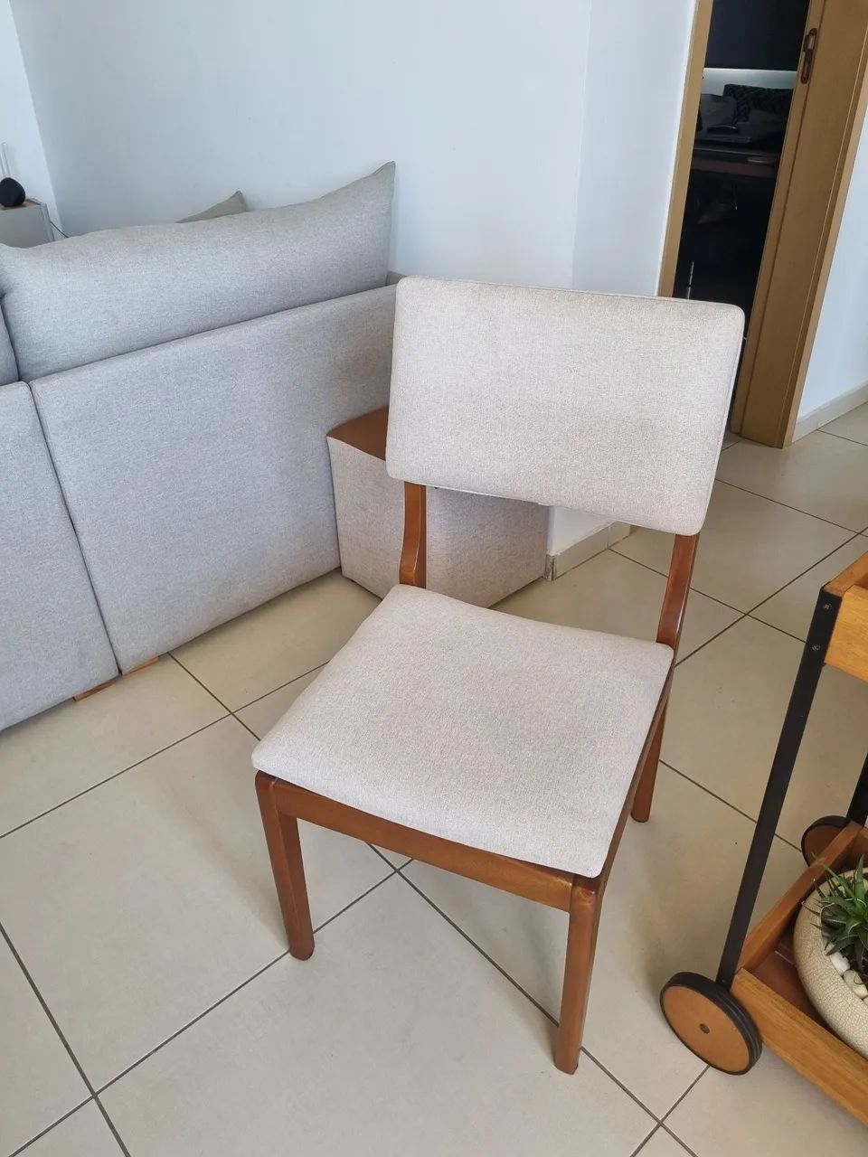 Conjunto de mesa de jantar + 4 cadeiras - Foto 3