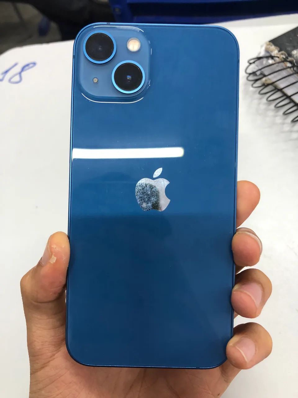 iPhone 13 seminovo muito conservado