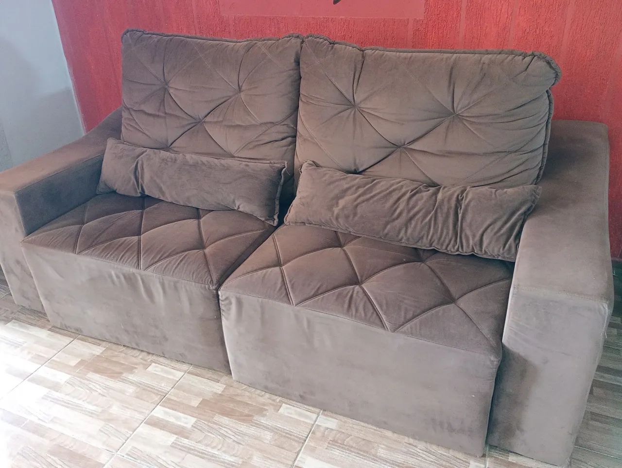 Sofá retrátil usado mais conservado. 65576095832451121