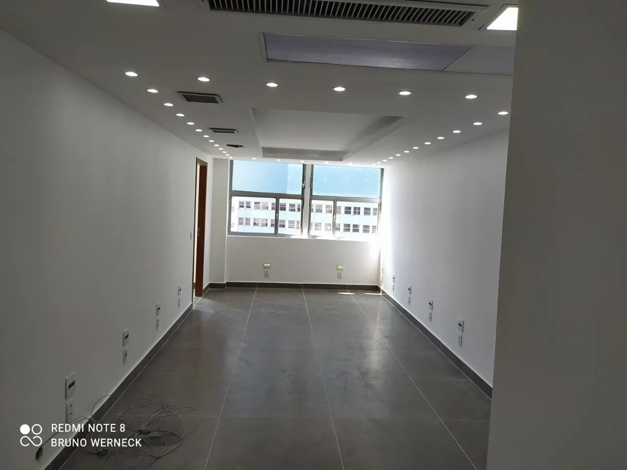 Linda Sala Comercial de 45m2 Para Locação - Completamente Reformada - Foto 9
