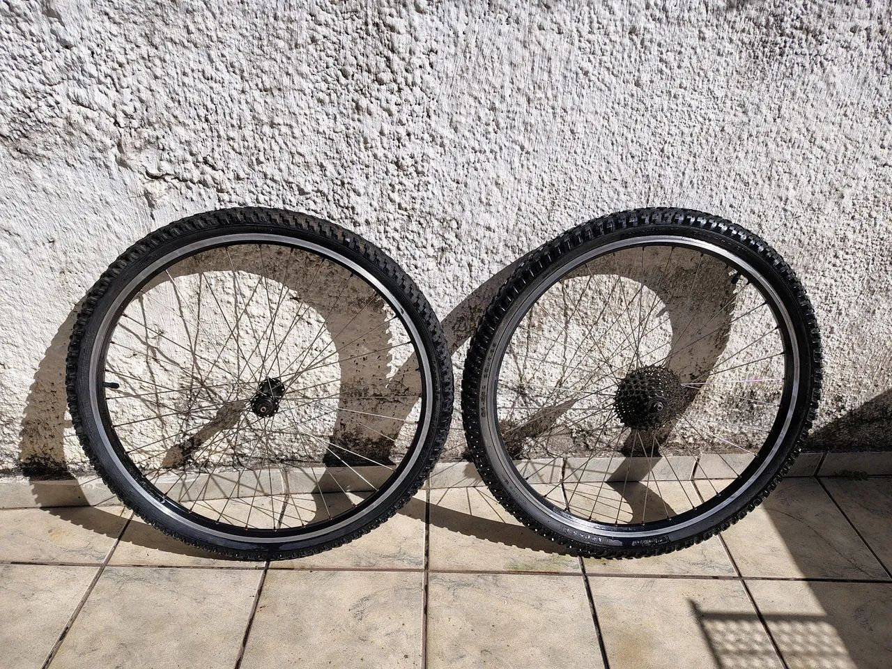 PAR DE RODAS ARO 26 COMPLETA 