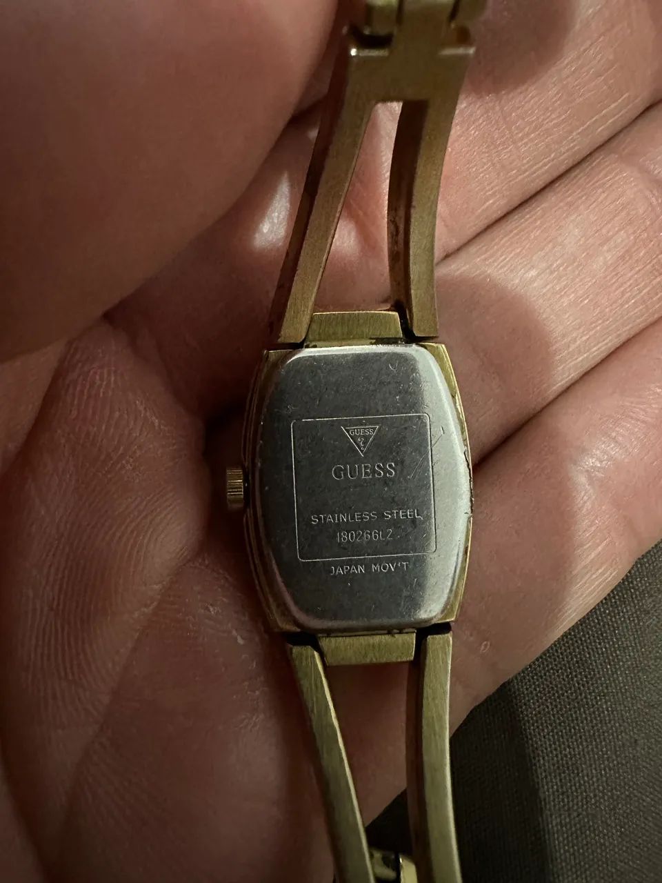 Relógio Guess Dourado  - Foto 4