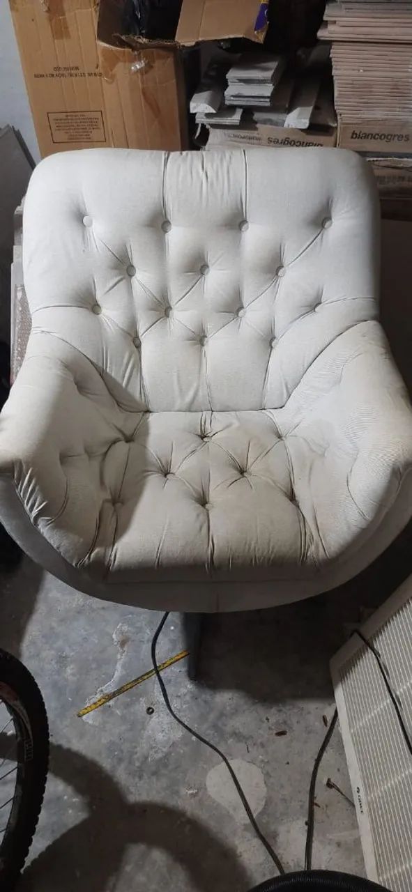Poltrona clara Pequim  pés giratória  - Foto 4