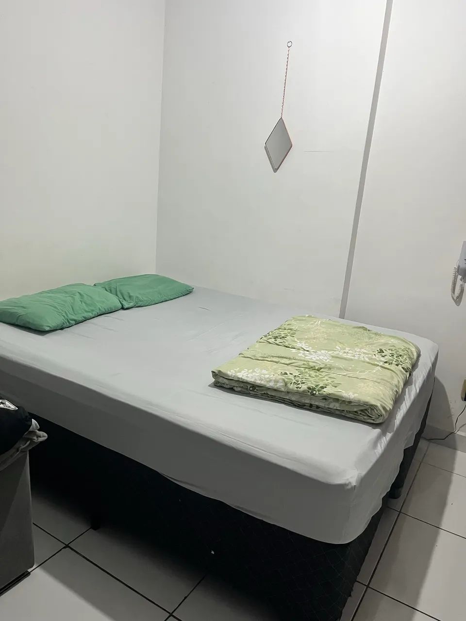 VENDE-SE CAMA E COLCHÃO QUEEN - Foto 2
