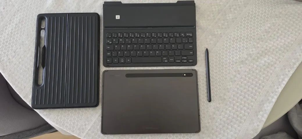 Galaxy Tab S8 + S Pen + Capa Teclado + Capa Articulada + Mouse (Completo!)