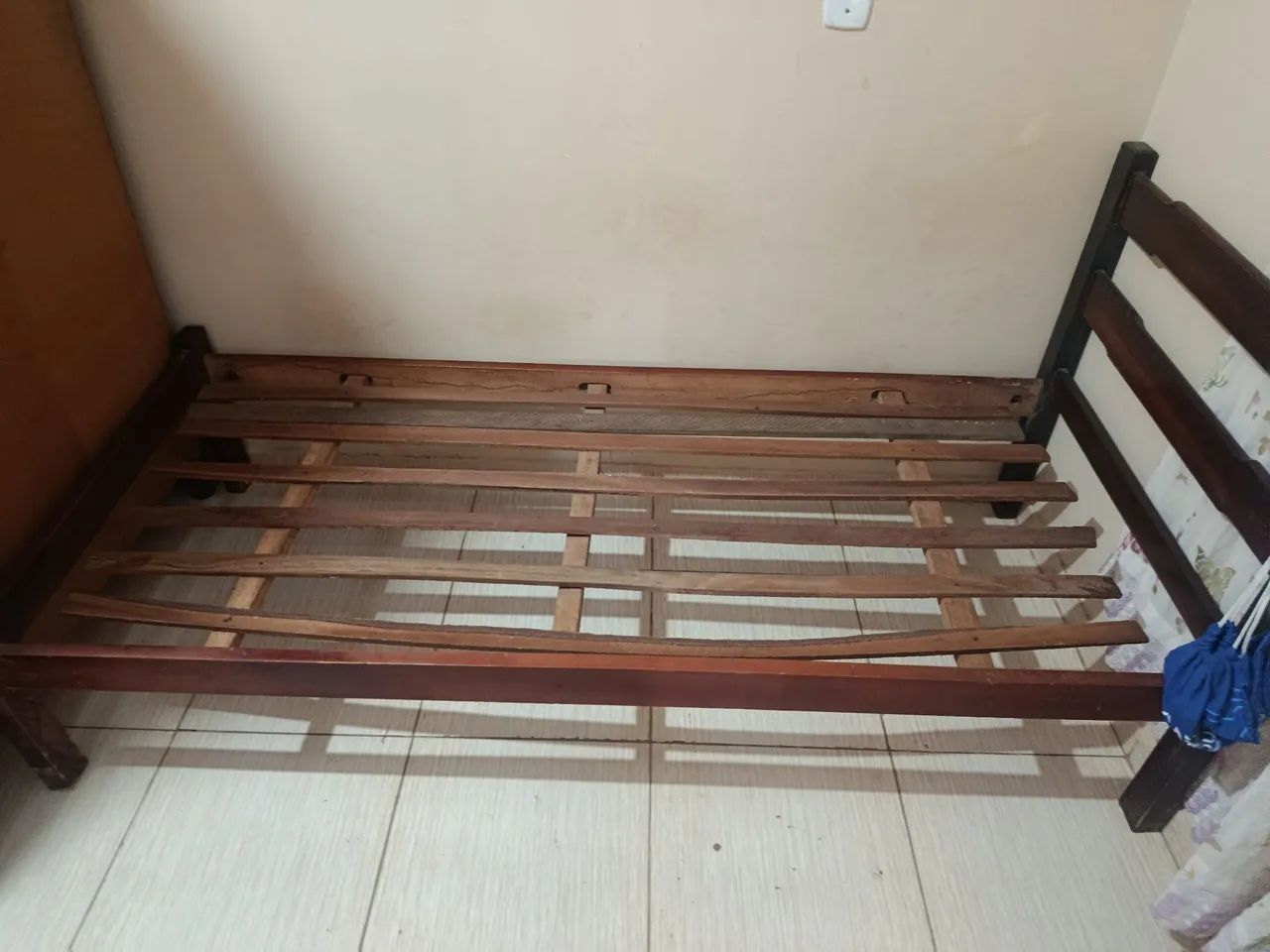 Vende-se duas camas de solteiro  - Foto 3