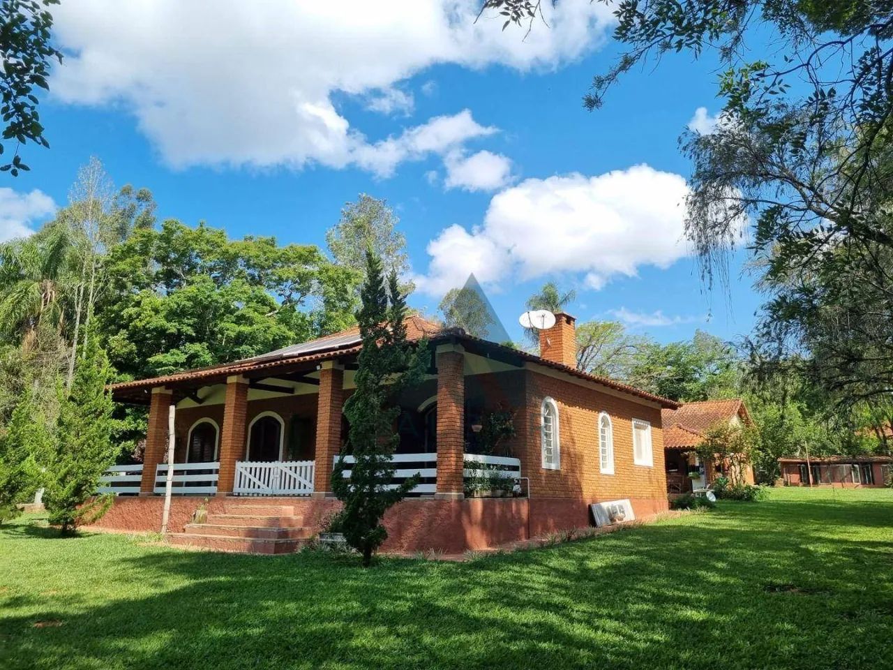 Chácara com 3 quartos à venda, 47800 m² por R$ 1.170.000 - Cercadinho - Alambari/SP