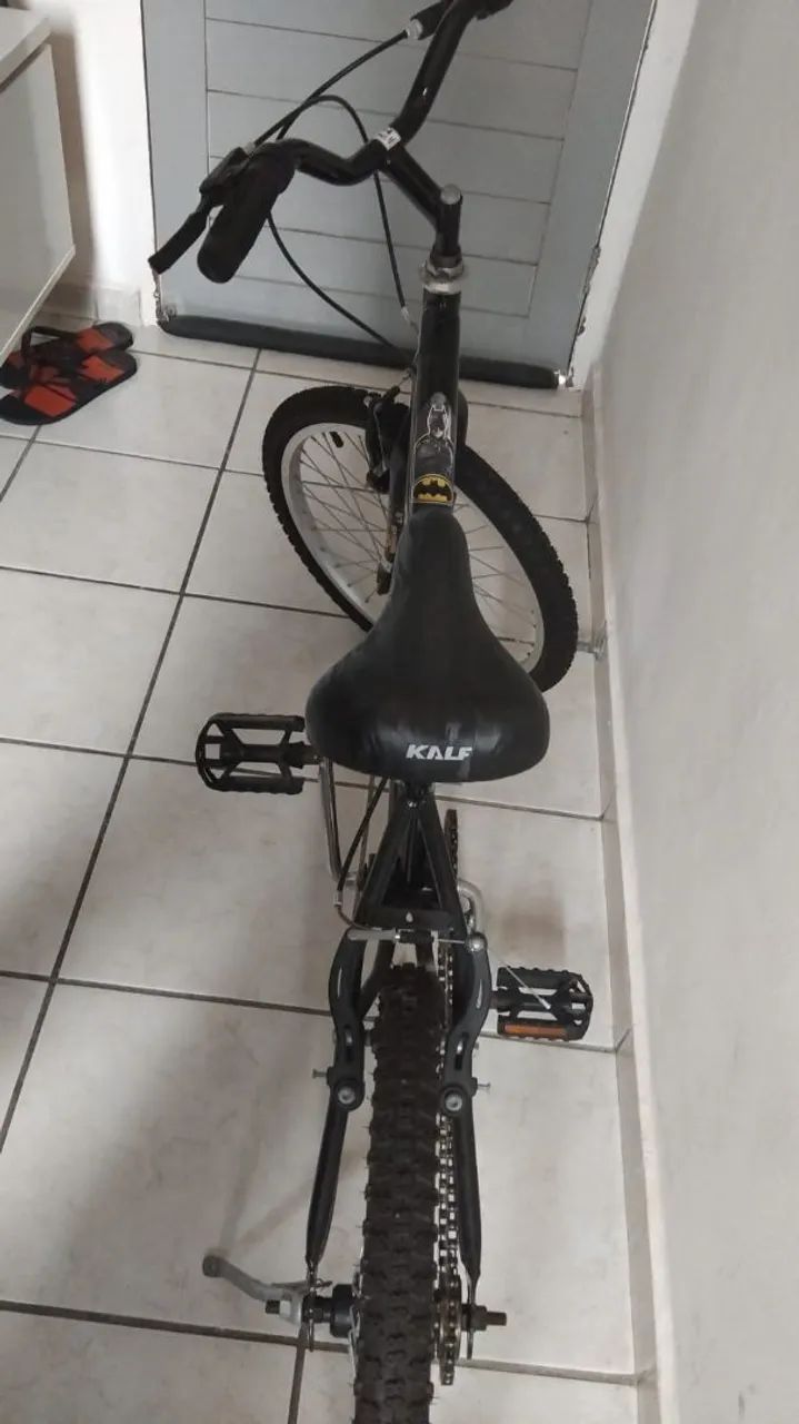 Bicicleta Aro 20 Batman pouco usada - Foto 2