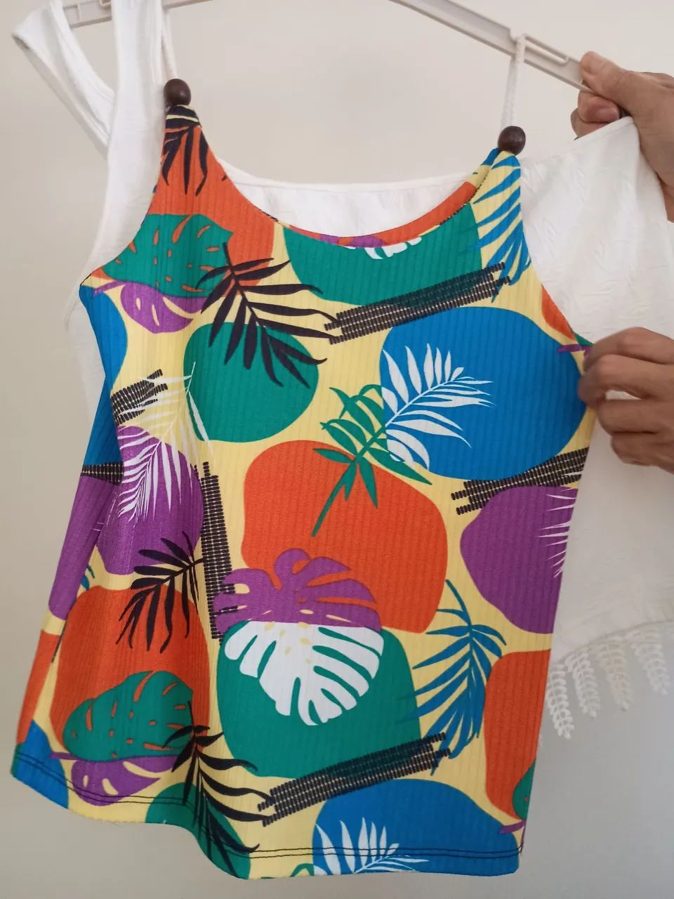 2 blusas por 20,00 M