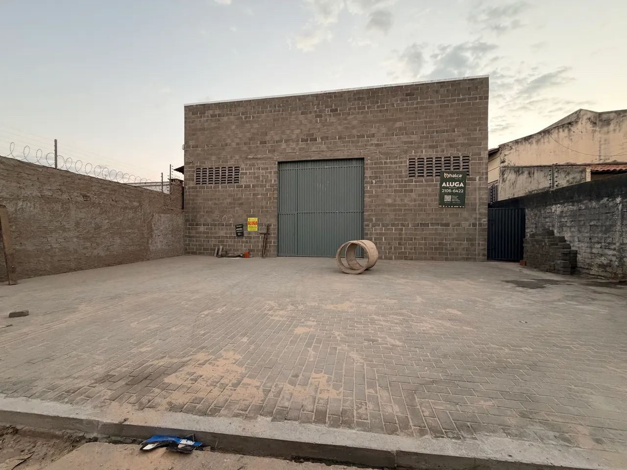 ALUGO GALPÃO 330m NA ZONA LESTE 