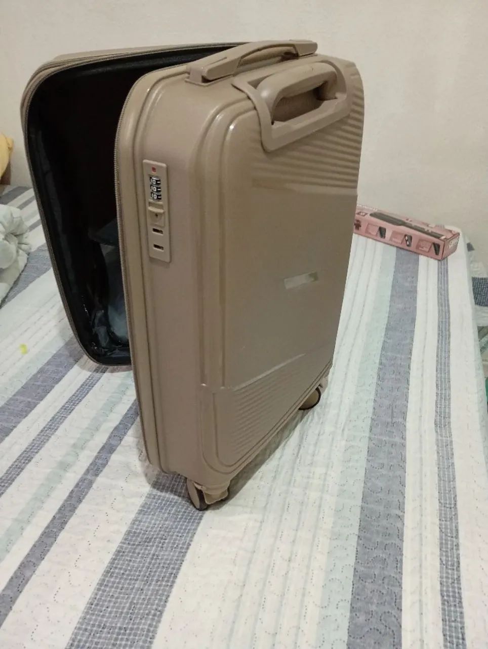 Vendo mala de viagem nova. Só foi usada uma vez. - Foto 3