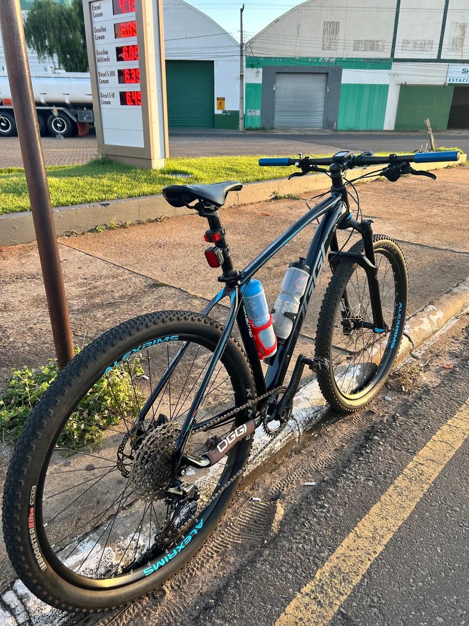 Bicicleta Oggi 7.3 