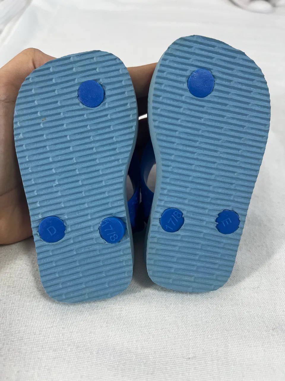 Havaiana nova tamanho 17/18 - Foto 3