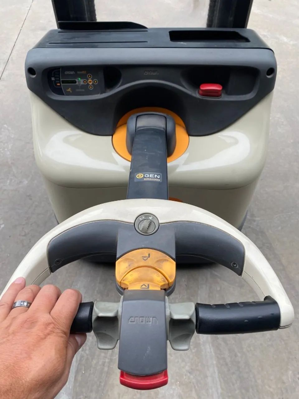 Empilhadeira patolada elétrica - ES 4000 - Foto 2