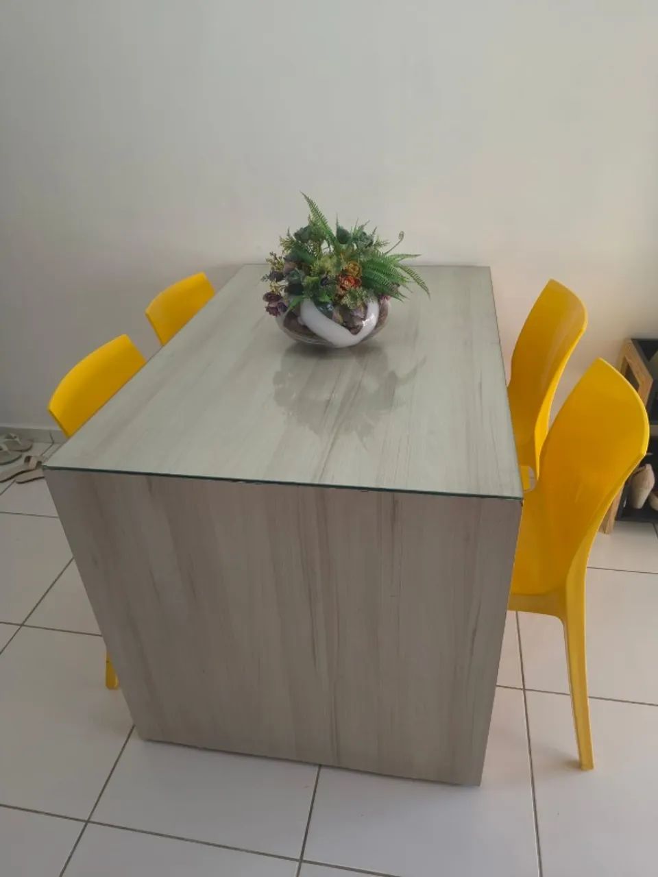 mesa com tampão de vidro + 4 cadeiras tramontina - Foto 3