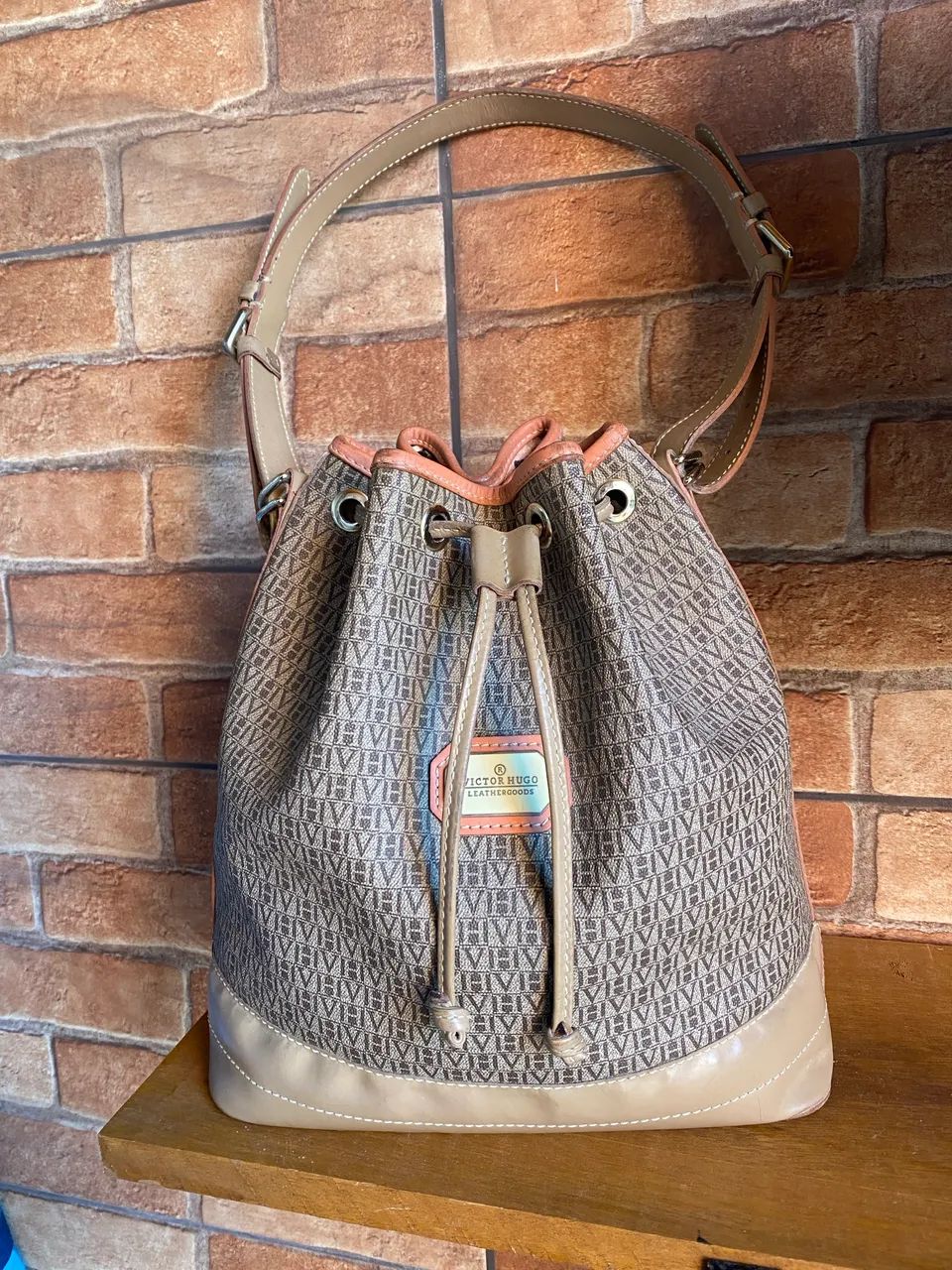 Bolsa bucket Victor Hugo