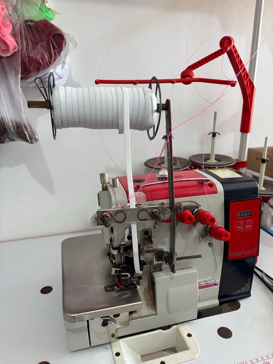 Máquina de costura overloque Sun Special