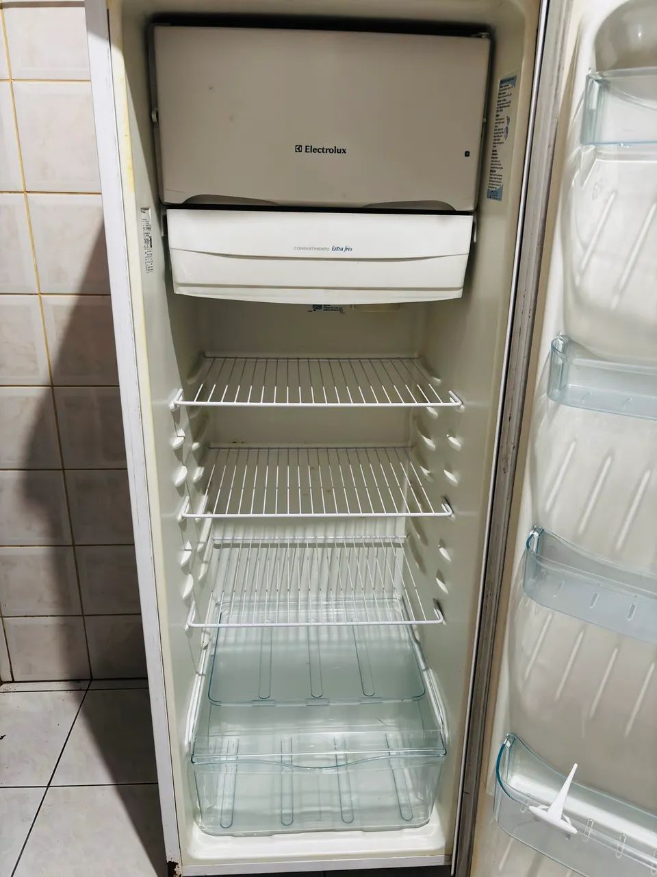 Vendo geladeira Eletrolux  - Foto 3