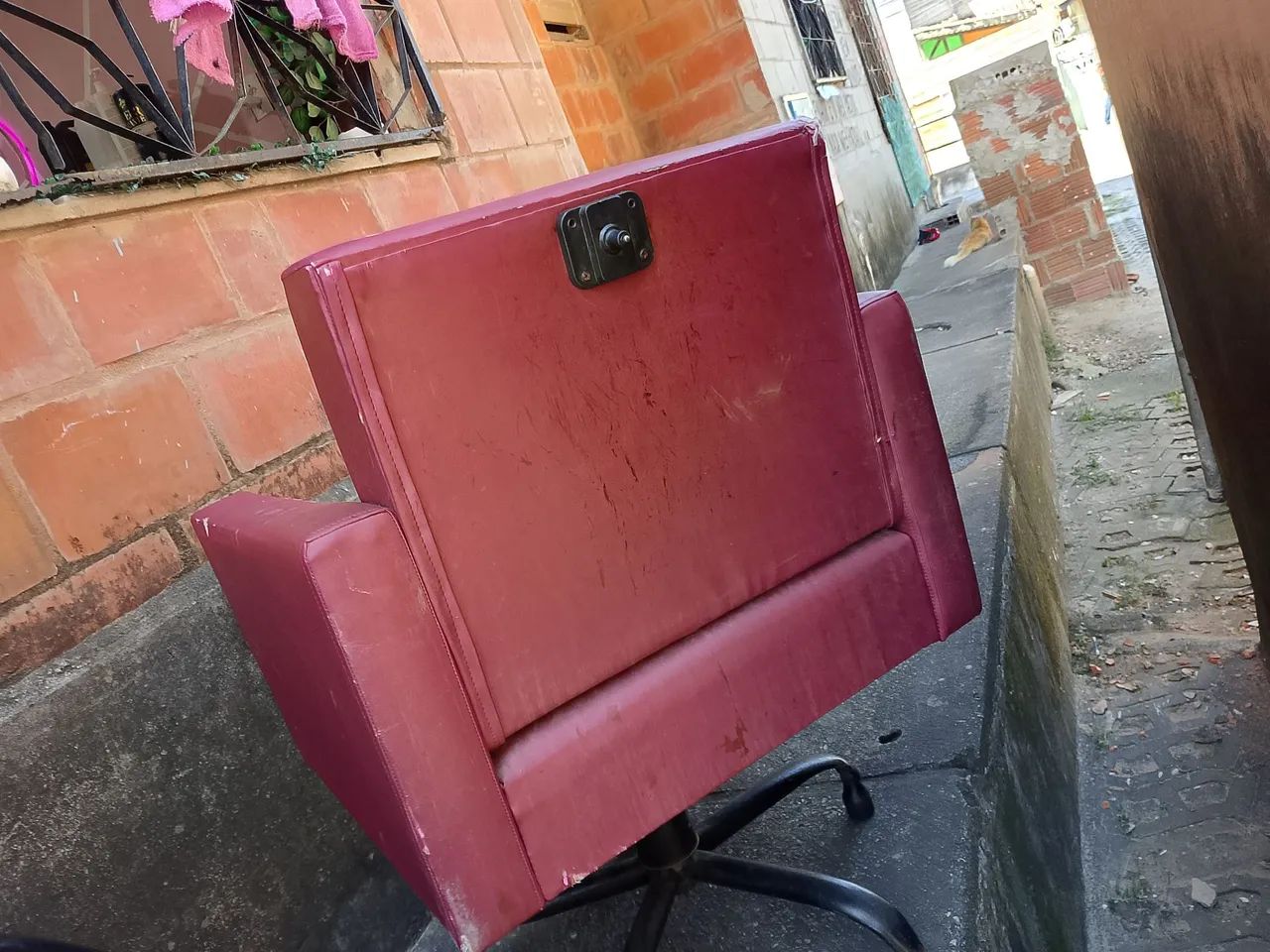 Estou vendendo um lavatório e um cadeira de salão  - Foto 2
