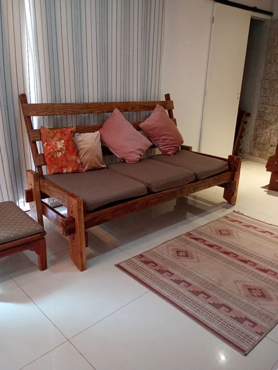 Sofá madeira nobre P/ Futons ou almofadas  - Foto 2