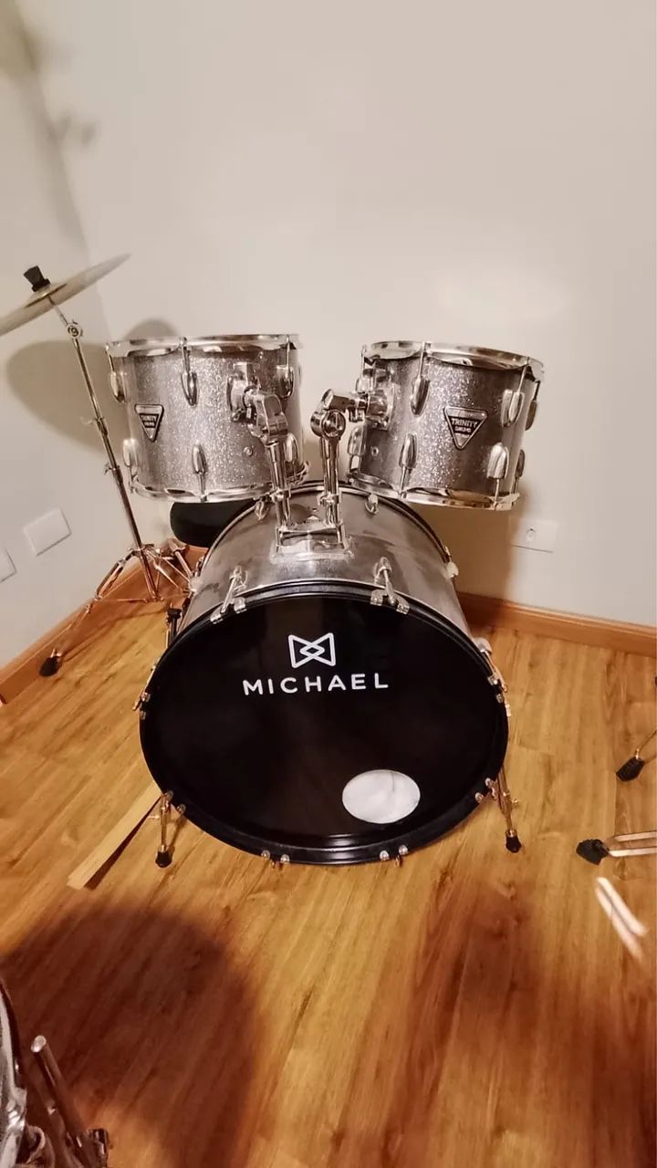 Bateria acústica Michael