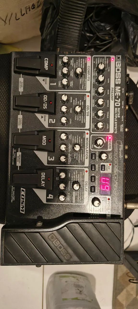 Pedaleira Boss me 70 - Instrumentos musicais - Santos Dumont